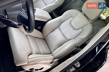 Позашляховик / Кросовер Volvo XC90 2020 в 