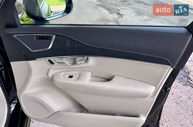 Позашляховик / Кросовер Volvo XC90 2020 в 