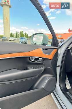 Внедорожник / Кроссовер Volvo XC90 2024 в 