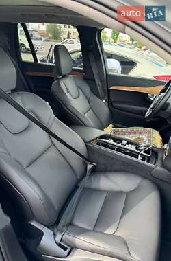 Внедорожник / Кроссовер Volvo XC90 2024 в 