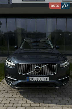 Внедорожник / Кроссовер Volvo XC90 2017 в 