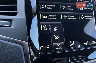 Внедорожник / Кроссовер Volvo XC90 2021 в 