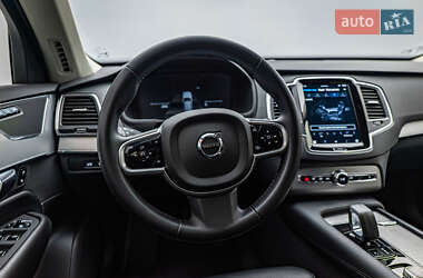 Внедорожник / Кроссовер Volvo XC90 2022 в 