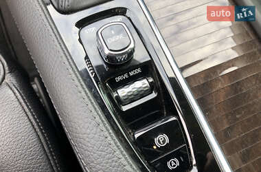 Внедорожник / Кроссовер Volvo XC90 2016 в 