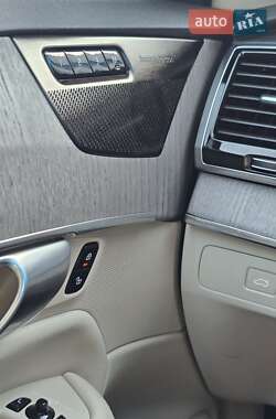 Внедорожник / Кроссовер Volvo XC90 2022 в 
