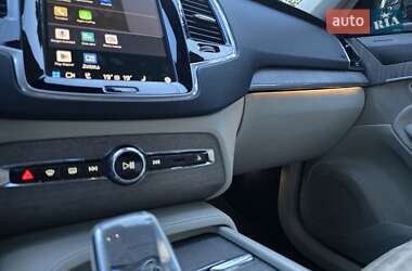 Внедорожник / Кроссовер Volvo XC90 2022 в 