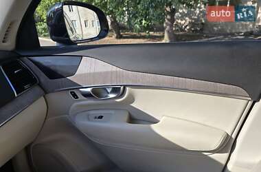 Внедорожник / Кроссовер Volvo XC90 2022 в 
