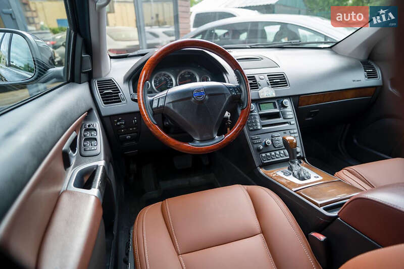 Внедорожник / Кроссовер Volvo XC90 2007 в Киеве