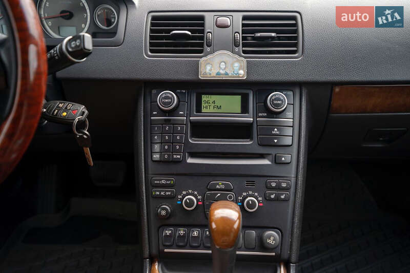 Внедорожник / Кроссовер Volvo XC90 2007 в Киеве