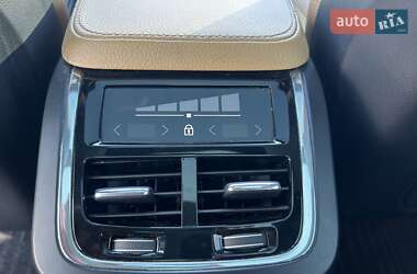 Внедорожник / Кроссовер Volvo XC90 2018 в 