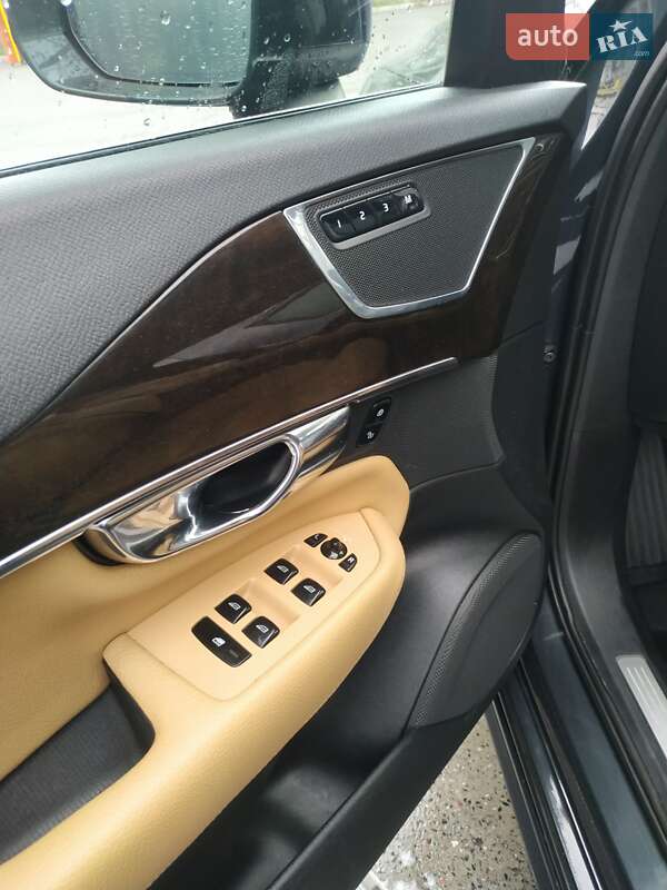 Позашляховик / Кросовер Volvo XC90 2015 в Києві