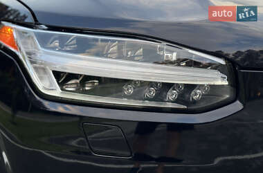 Внедорожник / Кроссовер Volvo XC90 2015 в 