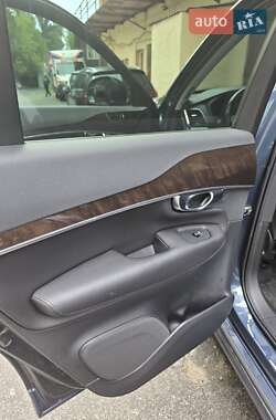 Внедорожник / Кроссовер Volvo XC90 2018 в 