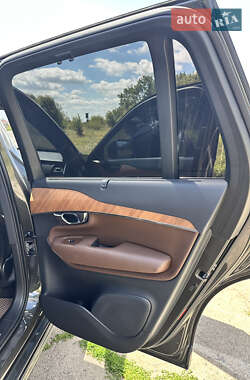 Внедорожник / Кроссовер Volvo XC90 2021 в 