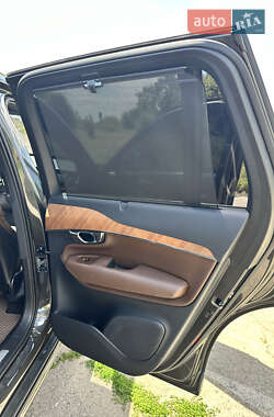 Внедорожник / Кроссовер Volvo XC90 2021 в 