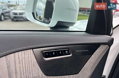 Позашляховик / Кросовер Volvo XC90 2023 в 