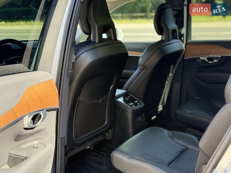 Внедорожник / Кроссовер Volvo XC90 2021 в Киеве