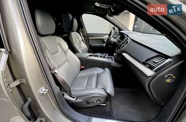 Внедорожник / Кроссовер Volvo XC90 2020 в 
