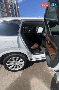 Внедорожник / Кроссовер Volvo XC90 2017 в 