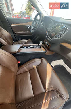 Внедорожник / Кроссовер Volvo XC90 2017 в 