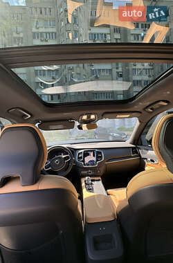 Внедорожник / Кроссовер Volvo XC90 2024 в 
