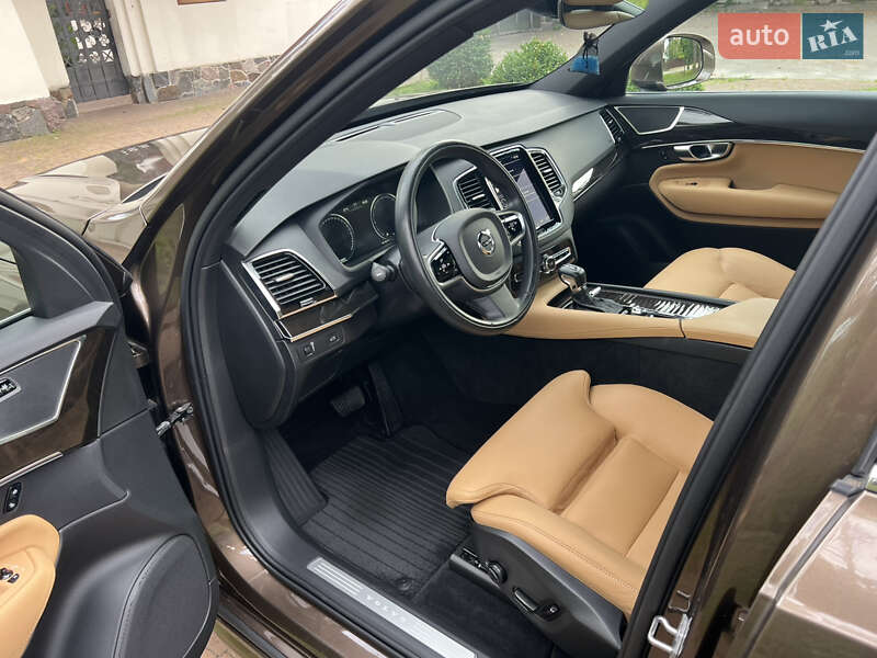 Внедорожник / Кроссовер Volvo XC90 2017 в Киеве