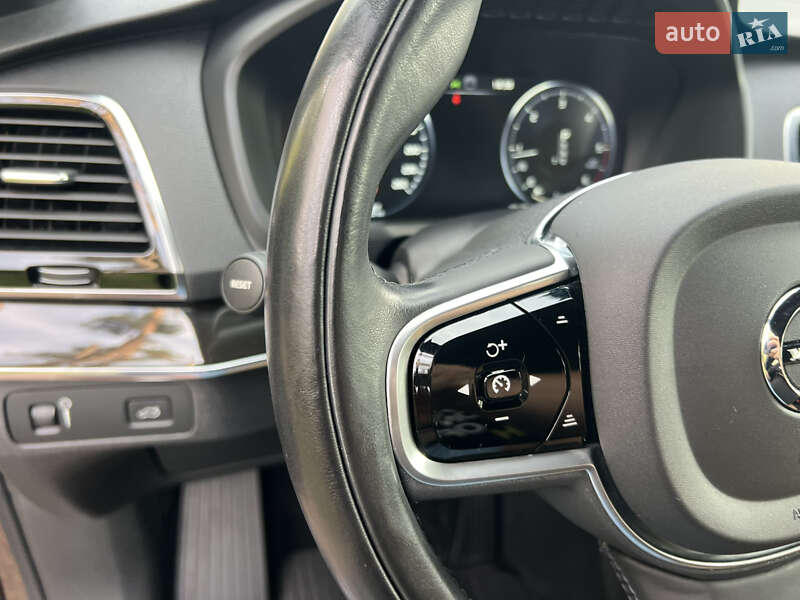 Внедорожник / Кроссовер Volvo XC90 2017 в Киеве