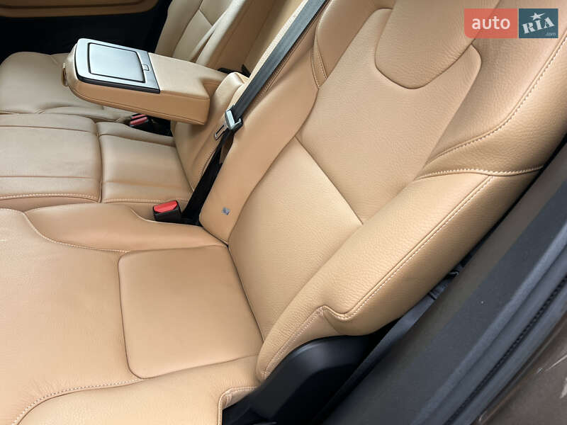 Внедорожник / Кроссовер Volvo XC90 2017 в Киеве