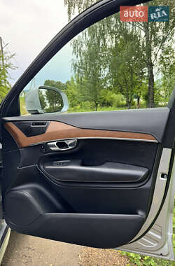 Внедорожник / Кроссовер Volvo XC90 2019 в 