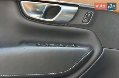 Внедорожник / Кроссовер Volvo XC90 2020 в 