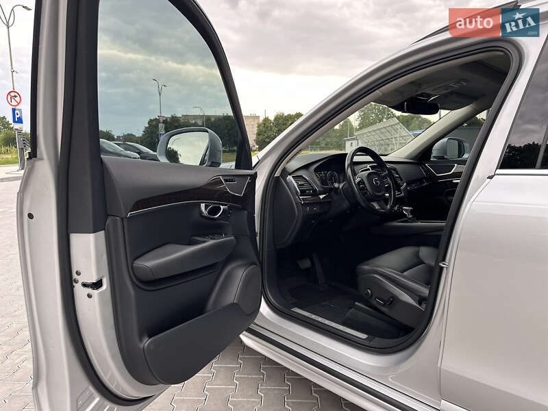 Внедорожник / Кроссовер Volvo XC90 2016 в Владимире