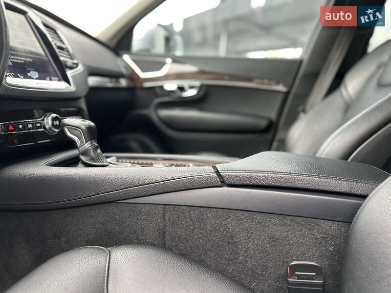 Внедорожник / Кроссовер Volvo XC90 2016 в Владимире