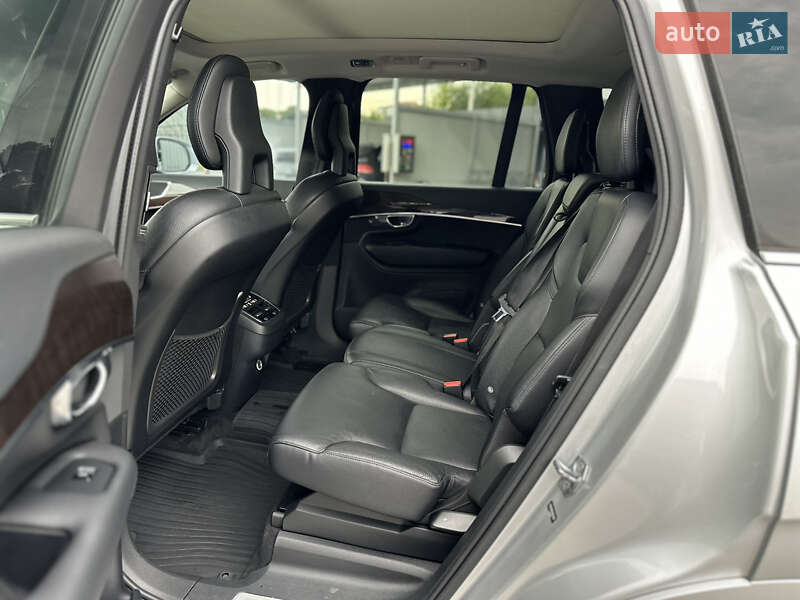 Внедорожник / Кроссовер Volvo XC90 2016 в Владимире