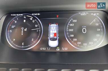 Внедорожник / Кроссовер Volvo XC90 2020 в 