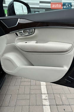 Внедорожник / Кроссовер Volvo XC90 2015 в 