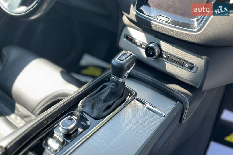Внедорожник / Кроссовер Volvo XC90 2016 в Коломые