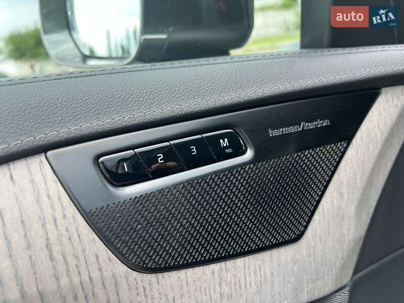 Внедорожник / Кроссовер Volvo XC90 2020 в Киеве
