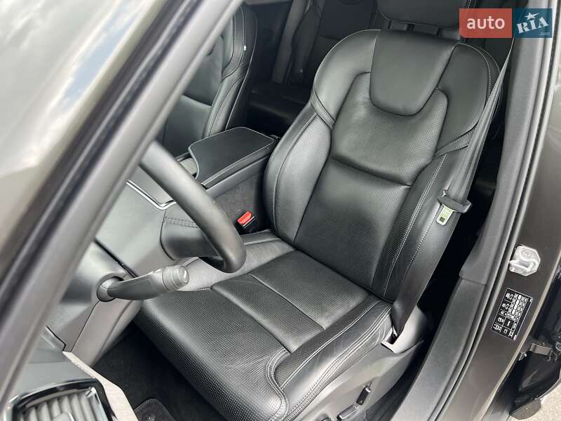 Внедорожник / Кроссовер Volvo XC90 2020 в Киеве