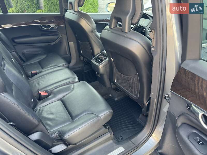 Внедорожник / Кроссовер Volvo XC90 2016 в Нововолынске