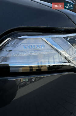 Внедорожник / Кроссовер Volvo XC90 2016 в 