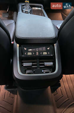 Позашляховик / Кросовер Volvo XC90 2016 в  фото 17 Позашляховик / Кросовер Volvo XC90 2016 в