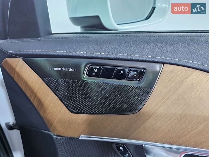 Внедорожник / Кроссовер Volvo XC90 2018 в Киеве