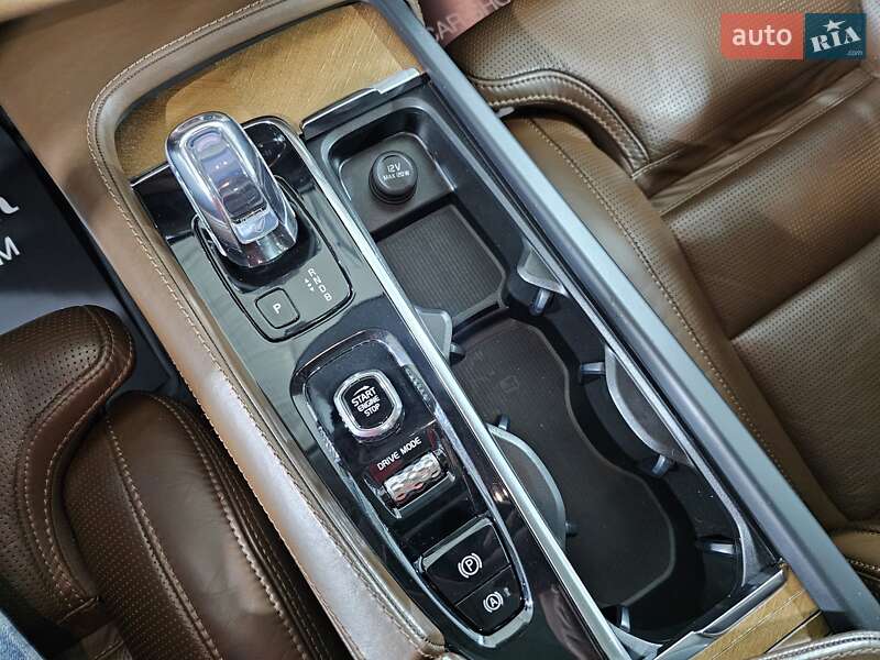 Внедорожник / Кроссовер Volvo XC90 2018 в Киеве