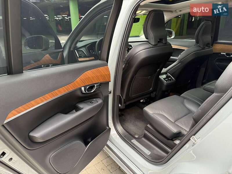 Внедорожник / Кроссовер Volvo XC90 2024 в Киеве