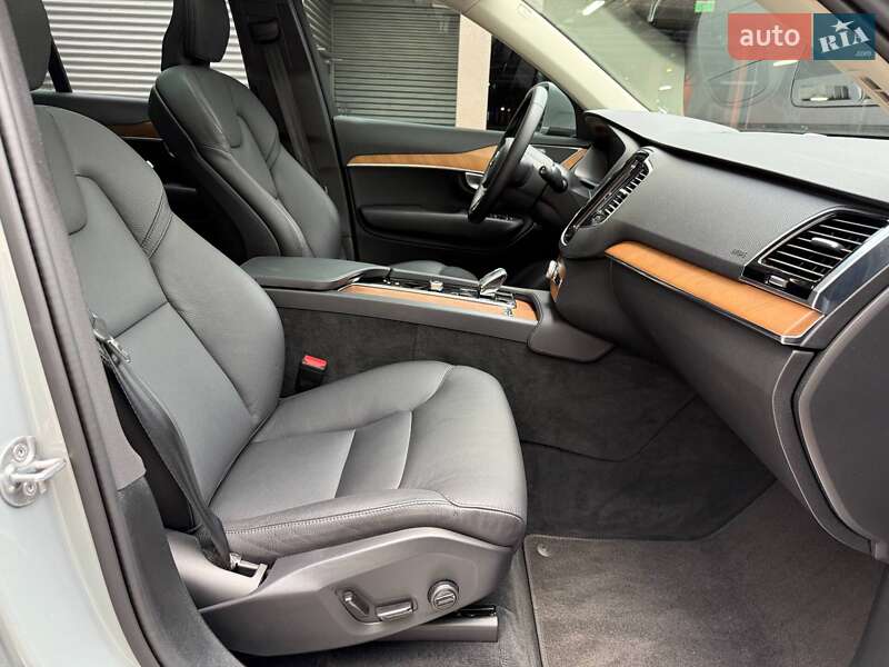 Внедорожник / Кроссовер Volvo XC90 2024 в Киеве