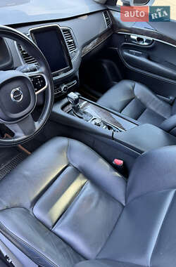 Позашляховик / Кросовер Volvo XC90 2019 в  фото 9 Позашляховик / Кросовер Volvo XC90 2019 в