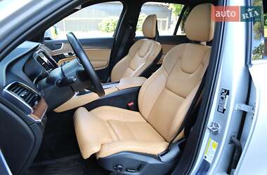 Внедорожник / Кроссовер Volvo XC90 2017 в 