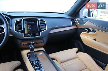 Внедорожник / Кроссовер Volvo XC90 2017 в 