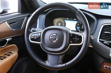 Внедорожник / Кроссовер Volvo XC90 2017 в 