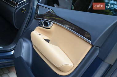 Внедорожник / Кроссовер Volvo XC90 2018 в 